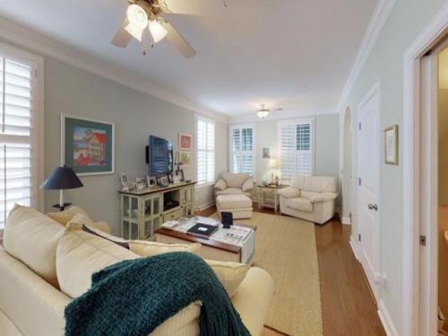 420 Holly St - Photo 2 of 6