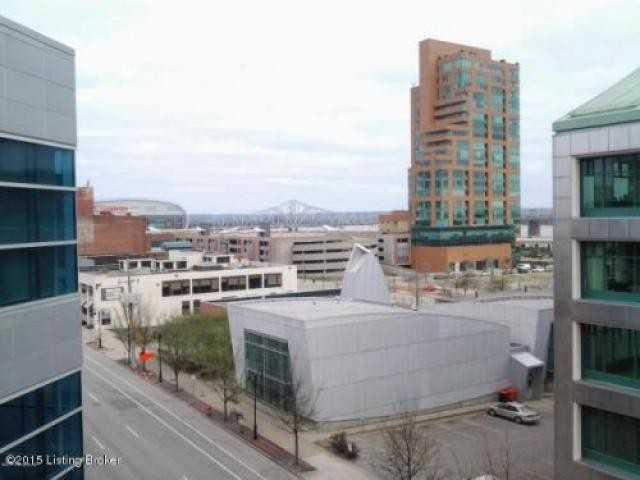 324 W Main St - Photo 2 of 6