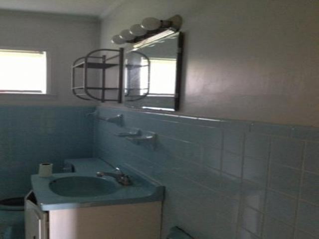 301 Ford Dr - Photo 2 of 6