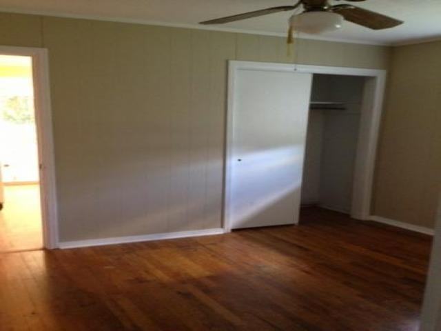 301 Ford Dr - Photo 3 of 6