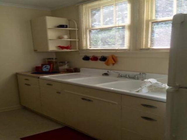 411 N Quince St - Photo 2 of 6