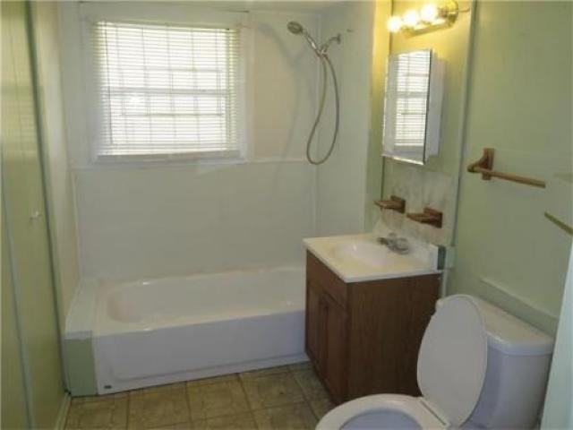 3505 Dauphine St - Photo 3 of 6