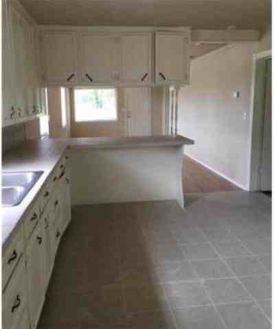 502 Sam Houston St - Photo 3 of 6