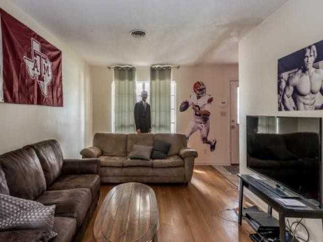 1008 Dominik Dr - Photo 2 of 6