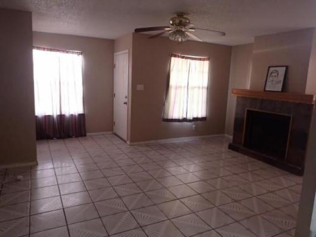 1038 Green Lilac Cir - Photo 3 of 6