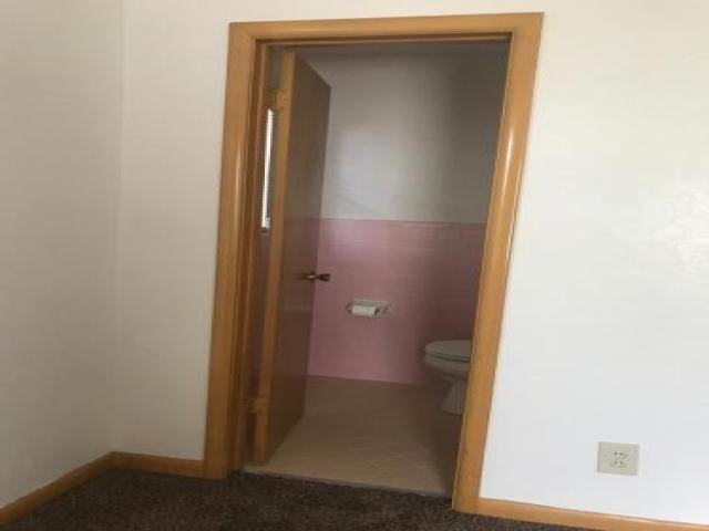 433 S 24th St - Photo 2 of 6