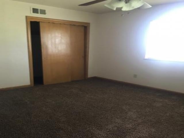 433 S 24th St - Photo 3 of 6