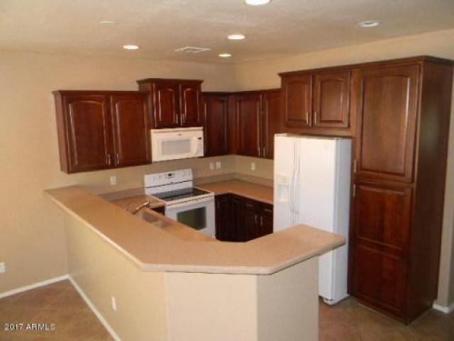 8938 W Grovers Ave - Photo 2 of 6