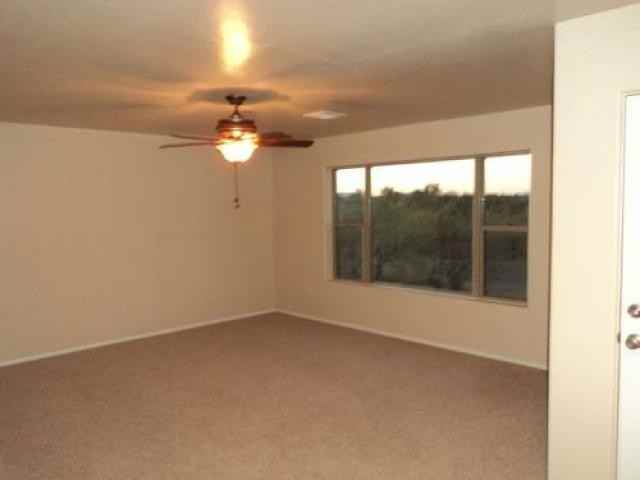 401 Roadrunner St - Photo 2 of 6