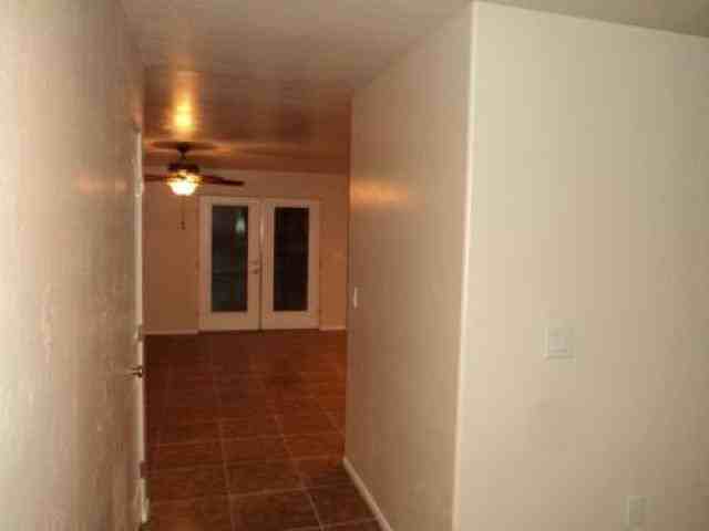 401 Roadrunner St - Photo 3 of 6