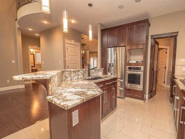 2027 E 18th St - Photo 2 of 9