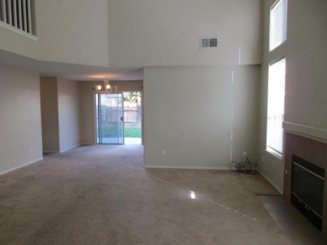 5473 Rockwood Cir - Photo 2 of 6