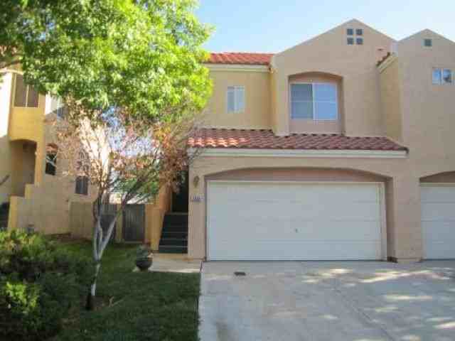 1656 Cloister Ave - Photo 3 of 6