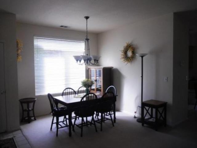 907 Santiago St - Photo 3 of 6