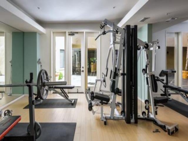 33 S Wilson Ave - Photo 3 of 8