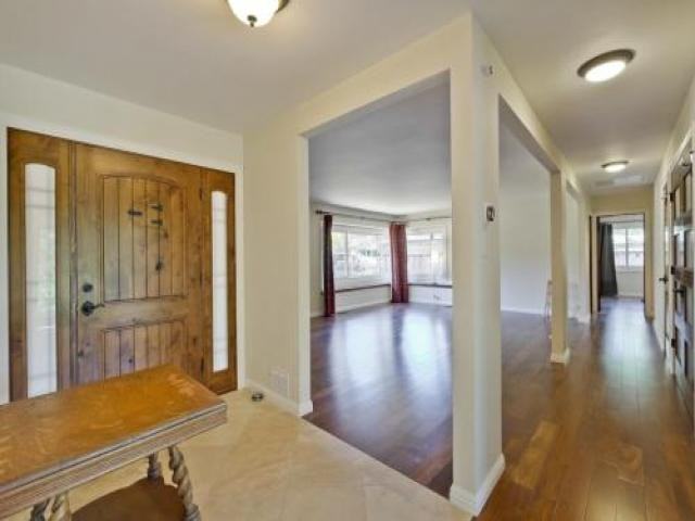 827 Orchid Pl - Photo 2 of 6