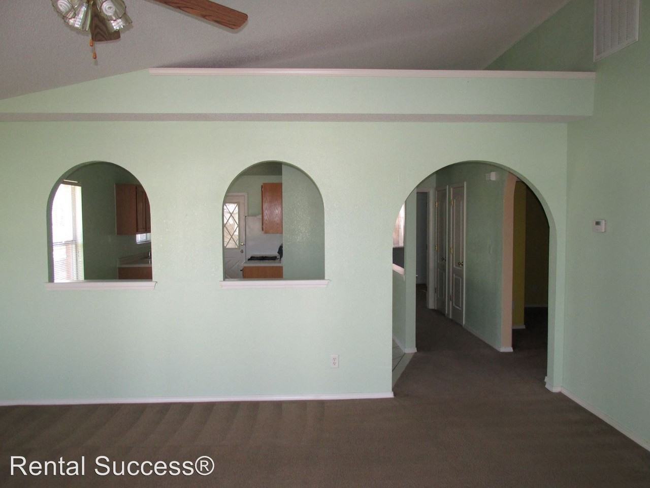 12512 Alicia Arzola Dr - Photo 2 of 13