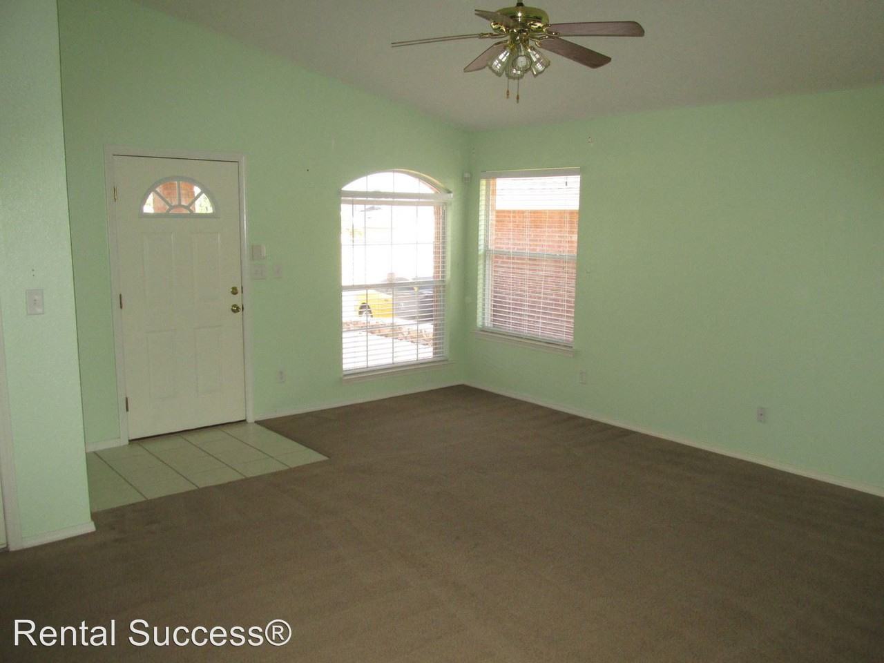 12512 Alicia Arzola Dr - Photo 3 of 13