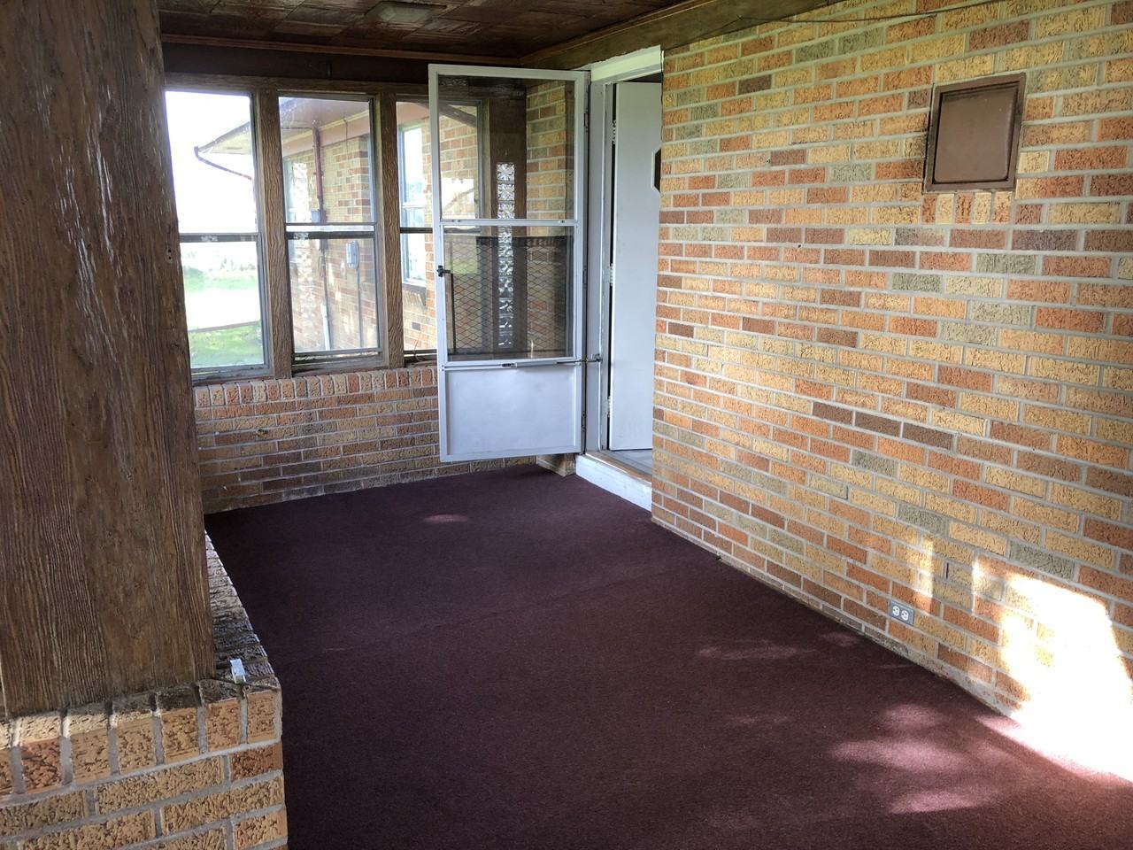 5924 S Washington Rd - Photo 3 of 14