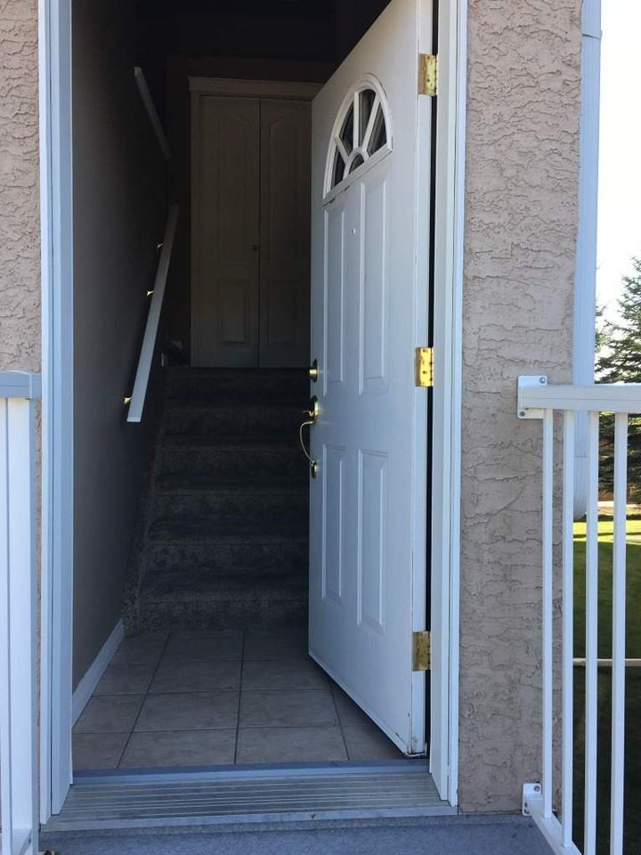 121 Country Hills Gardens Northwest - Photo 3 of 20