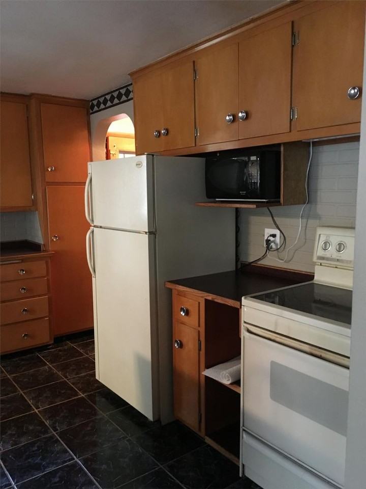 1332 Porlier St - Photo 3 of 24