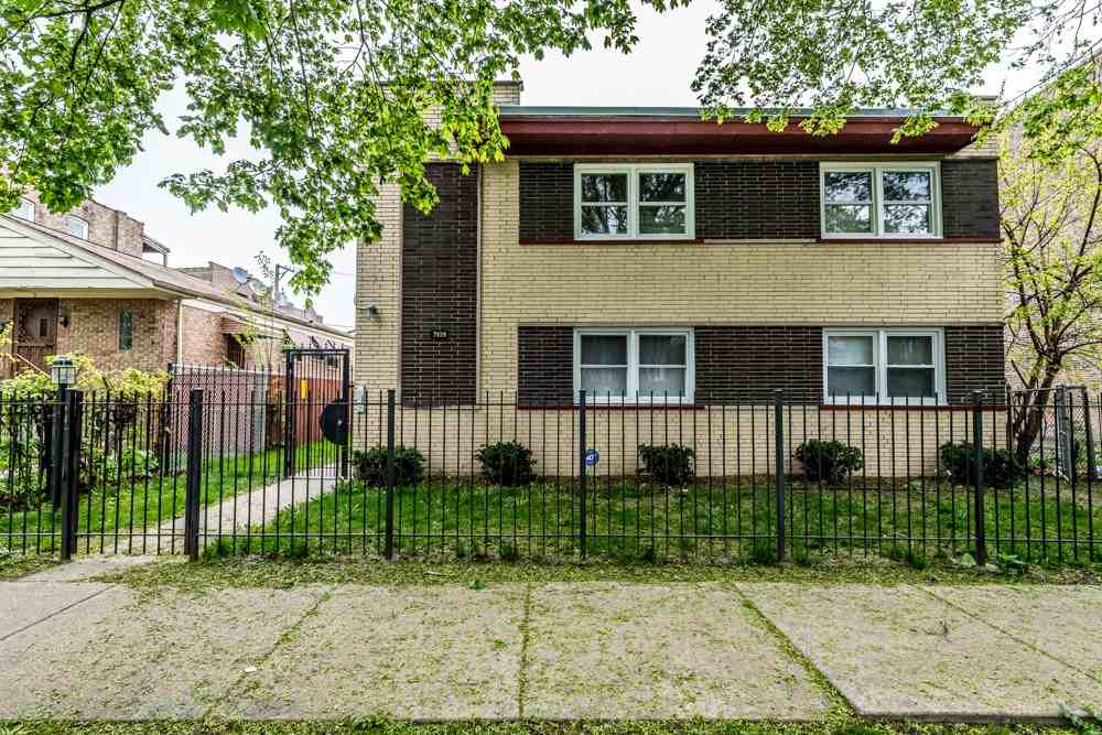 7927 S Ellis Ave - Photo 2 of 6