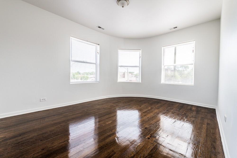 7800 S Ashland Ave - Photo 3 of 7