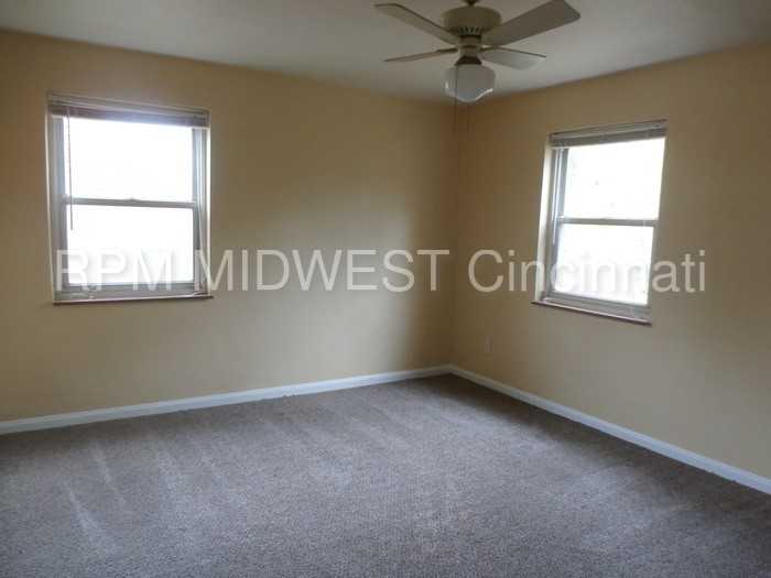 5239 Willowood Ave - Photo 3 of 9