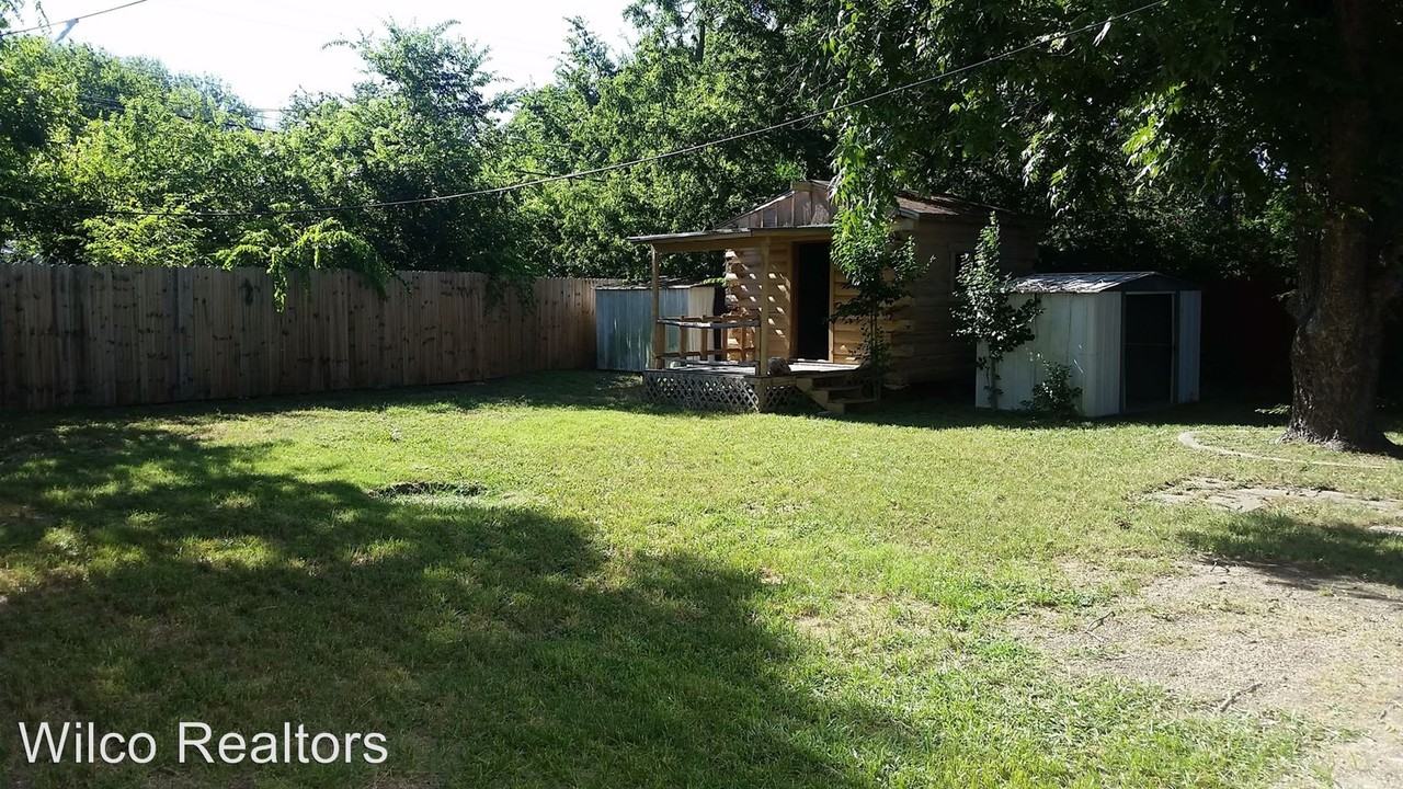 4001 Acacia St - Photo 2 of 15