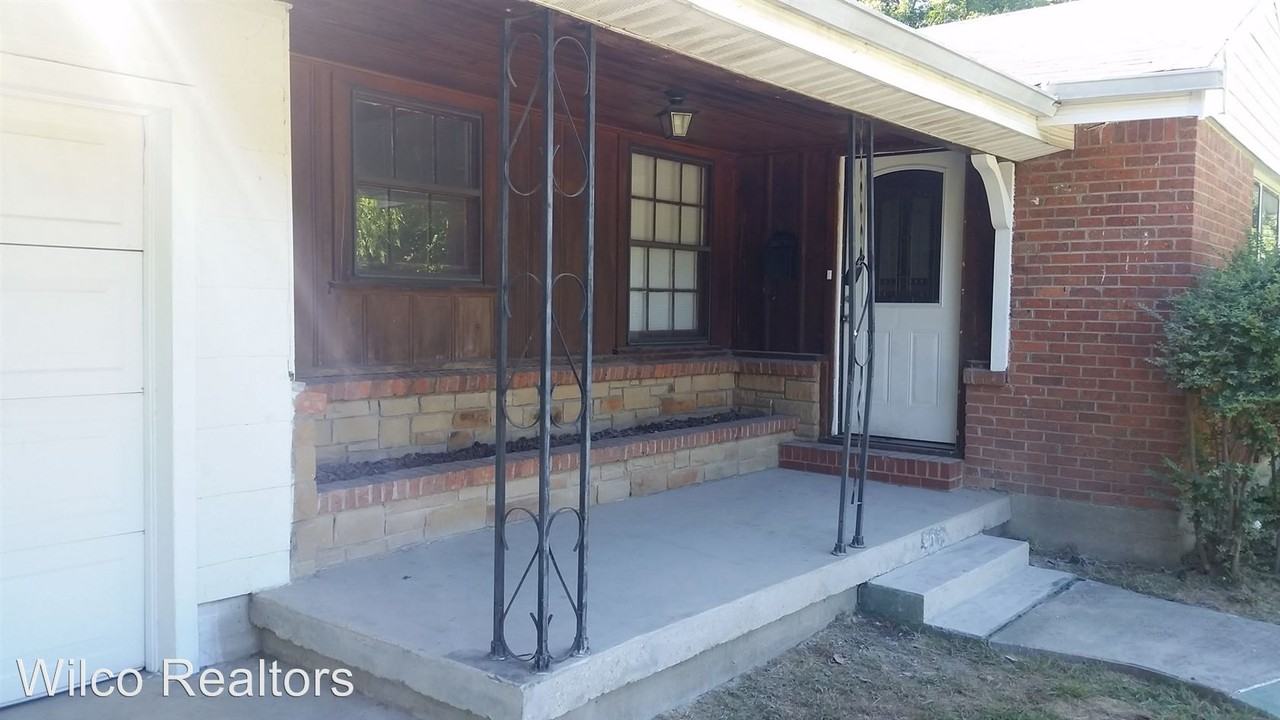 4001 Acacia St - Photo 3 of 15