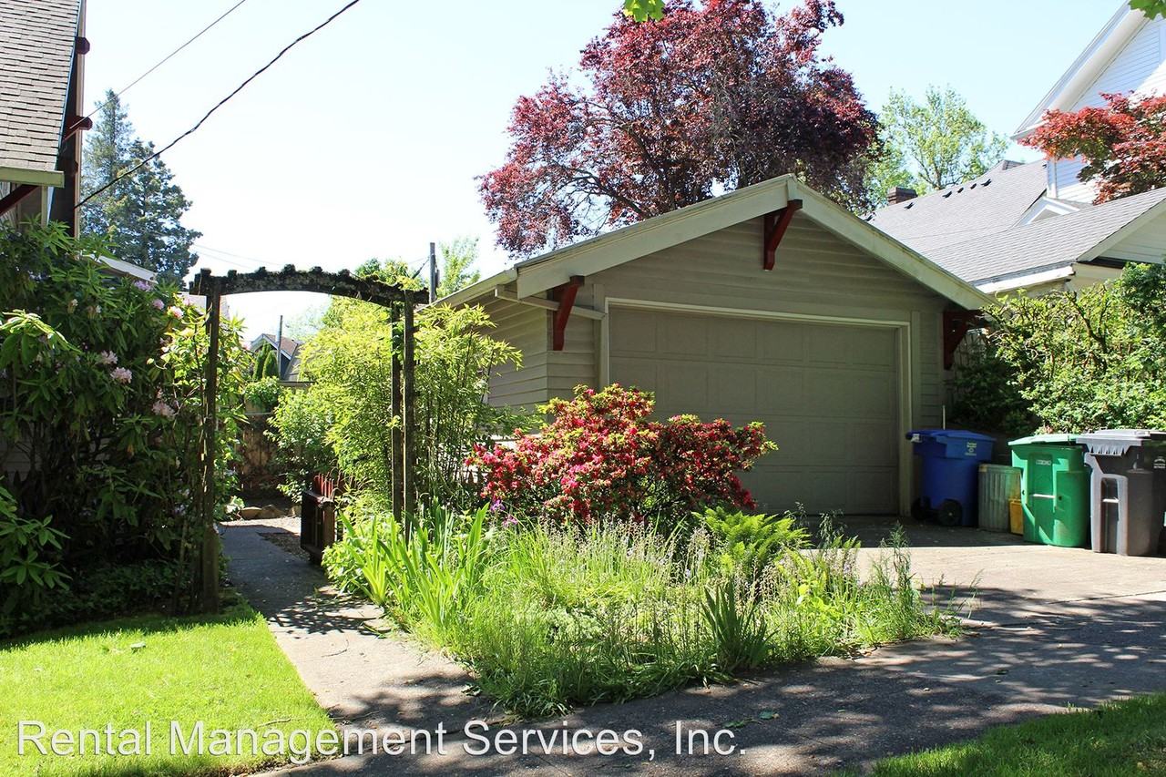407 NE 41st Ave - Photo 3 of 34
