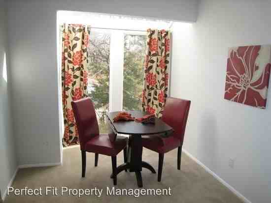 907 Michigan St #3 - Photo 3 of 7