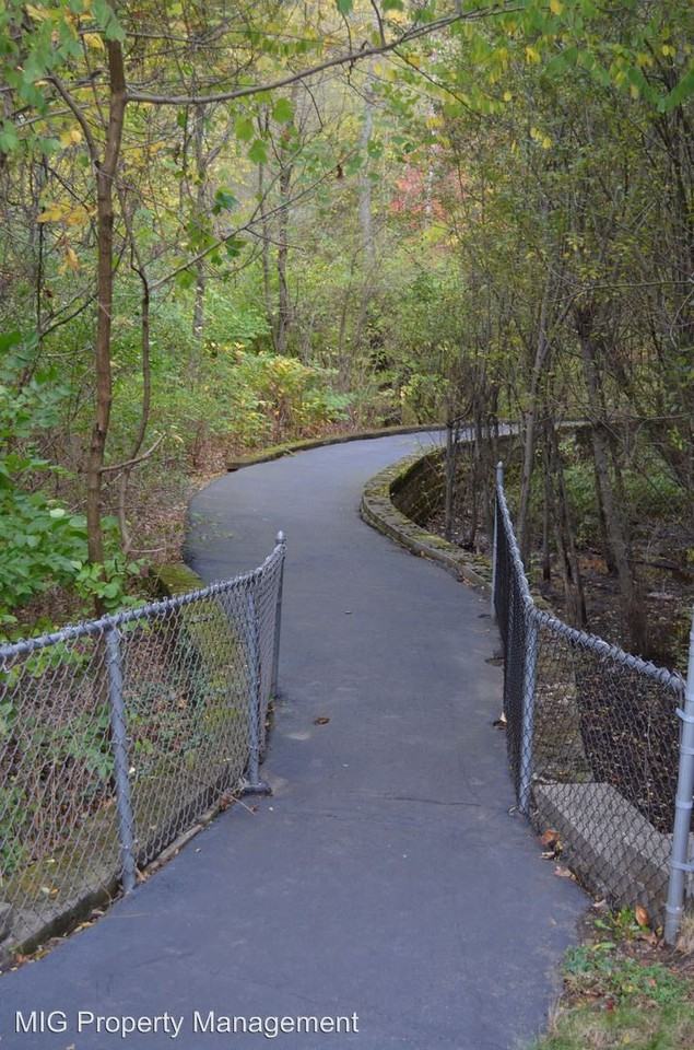 1036 Smith Manor Blvd - Photo 2 of 11