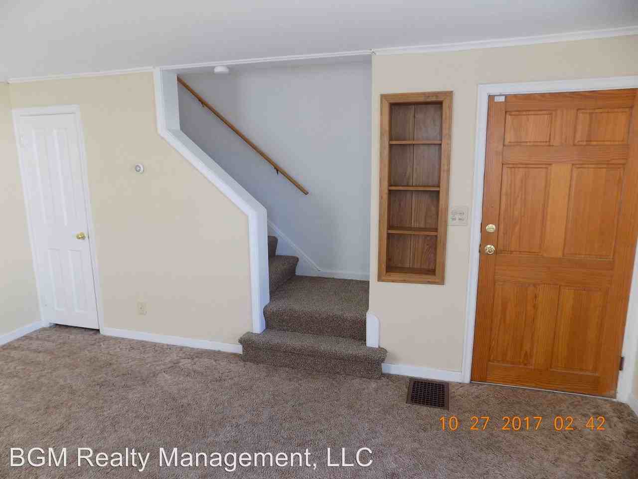 808 Adams St - Photo 3 of 8