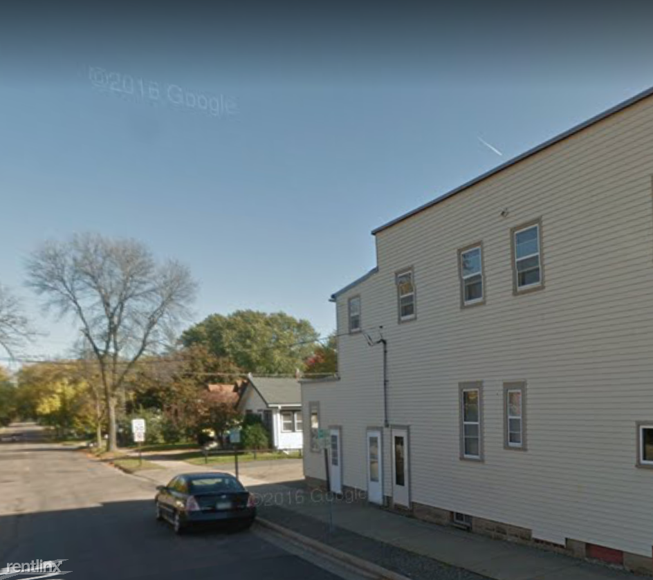 114 Bernard St E - Photo 2 of 6