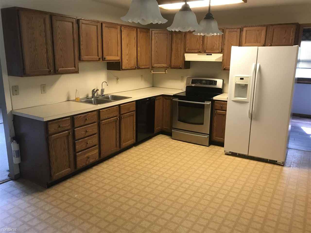 40 Gower Ln - Photo 3 of 14