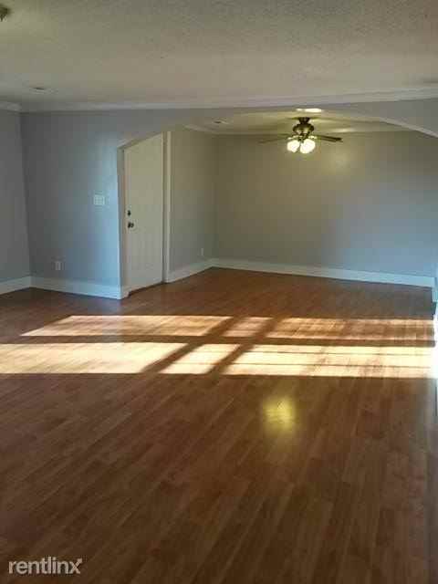 110 S Main St - Photo 2 of 15
