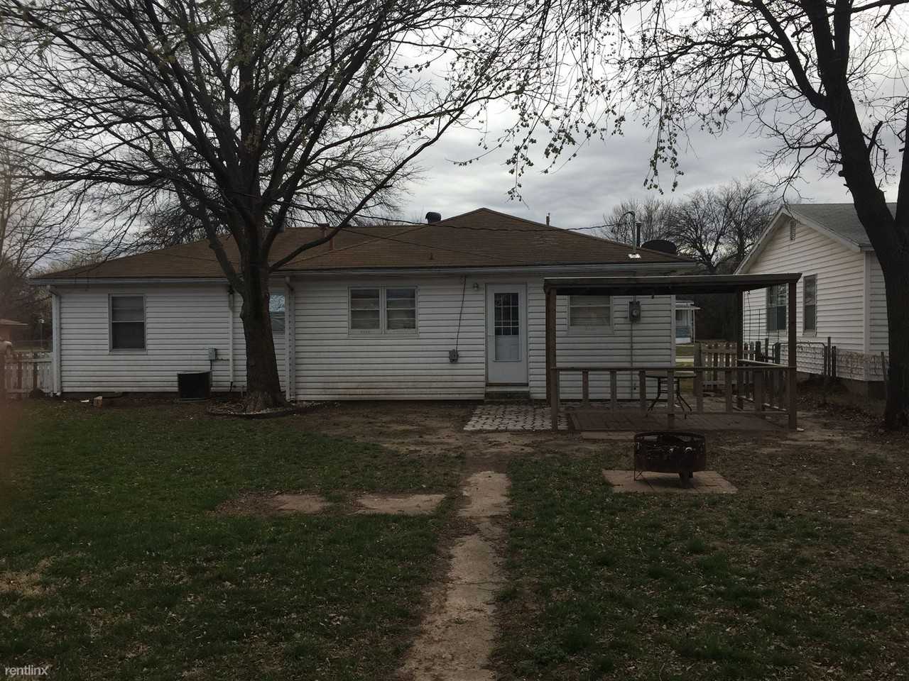 218 Stevens Ave - Photo 2 of 10