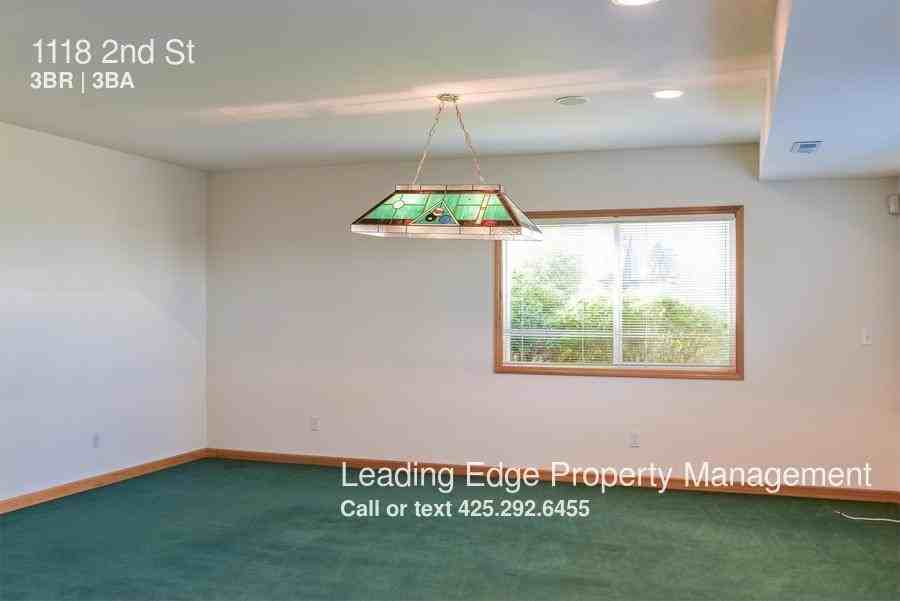 1118 2nd St - Photo 3 of 21