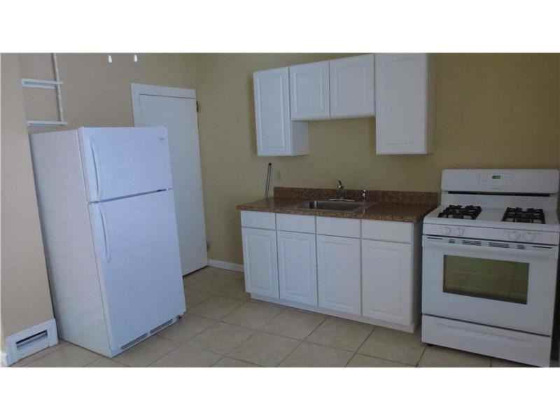 14 Sycamore St #1 - Photo 3 of 8