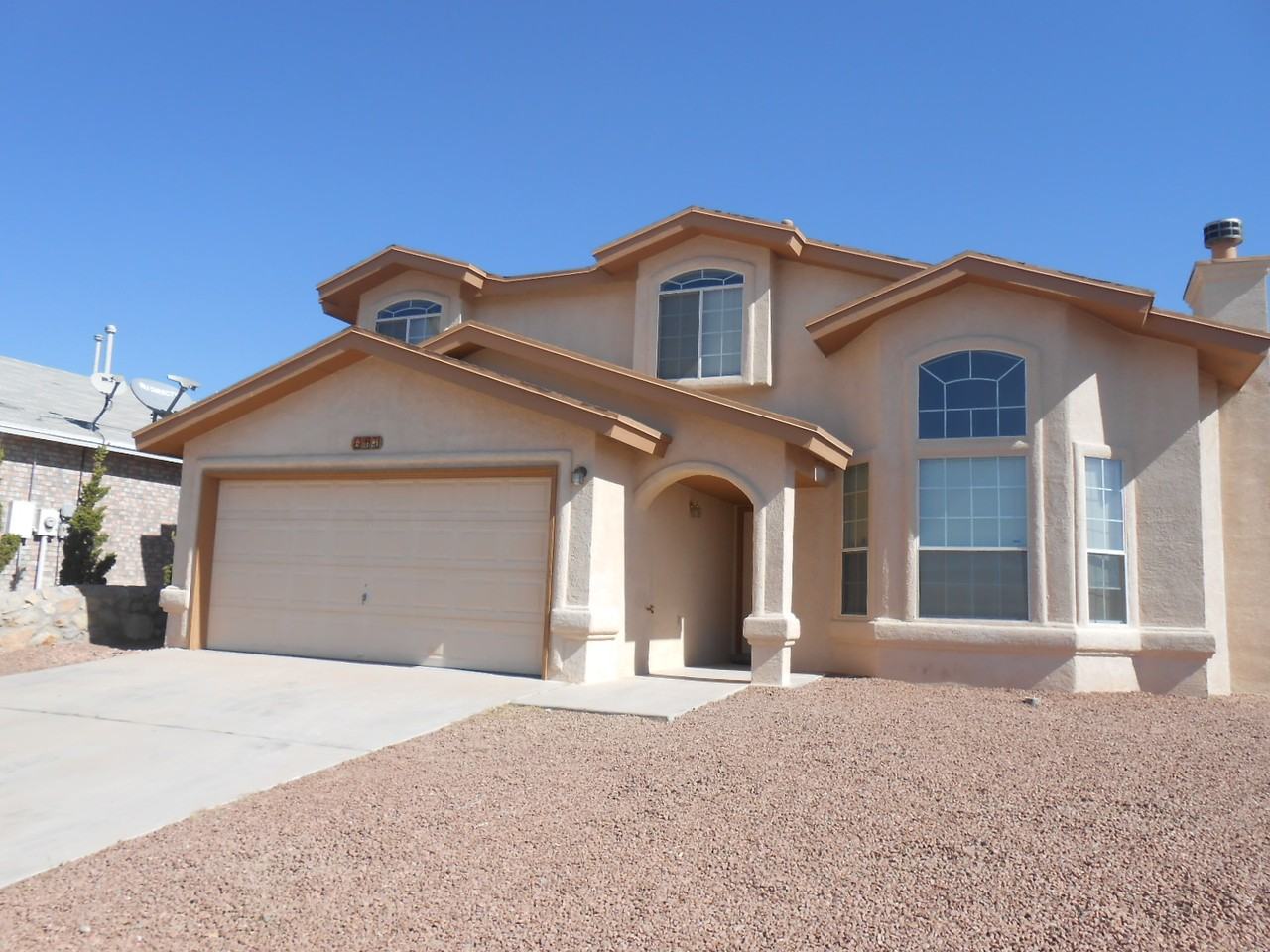 617 Pete Payan Dr - Photo 2 of 13