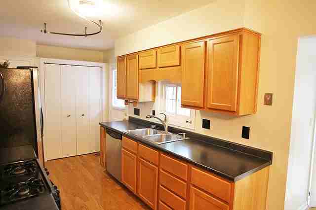 209 Greenbriar St - Photo 2 of 24