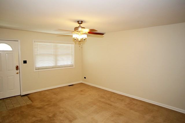 209 Greenbriar St - Photo 3 of 24