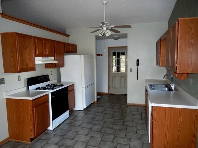 5003 Trafford Dr - Photo 3 of 22