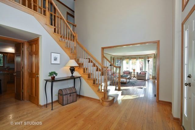 1S621 Verdun Dr - Photo 2 of 26