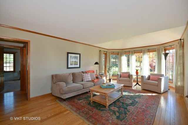 1S621 Verdun Dr - Photo 3 of 26