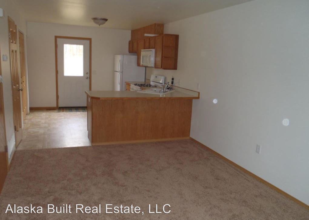 2875 S Donovan Dr - Photo 3 of 9