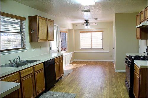 2211 Pincher Creek Dr - Photo 3 of 8