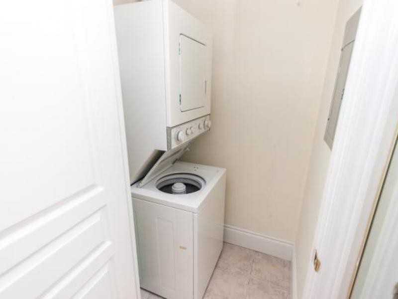 102 Bloor Street West - Photo 3 of 8