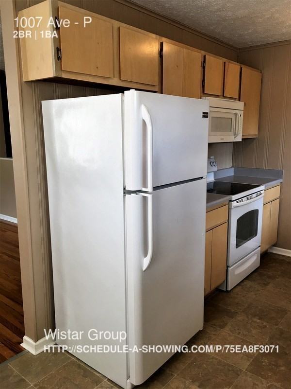 1007 Ave Q #P - Photo 3 of 23